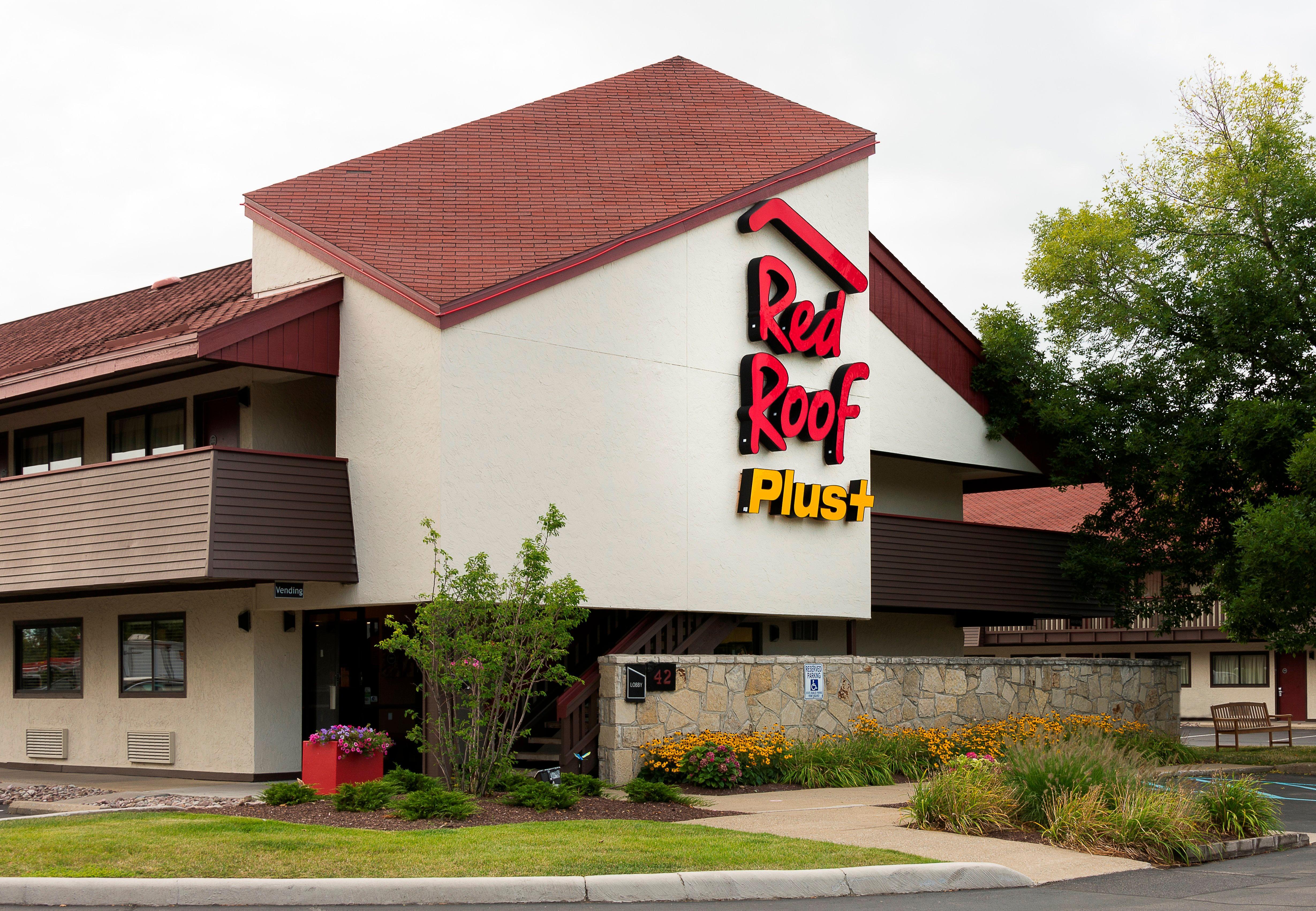 Red Roof Plus+ Pittsburgh South - Airport 3*