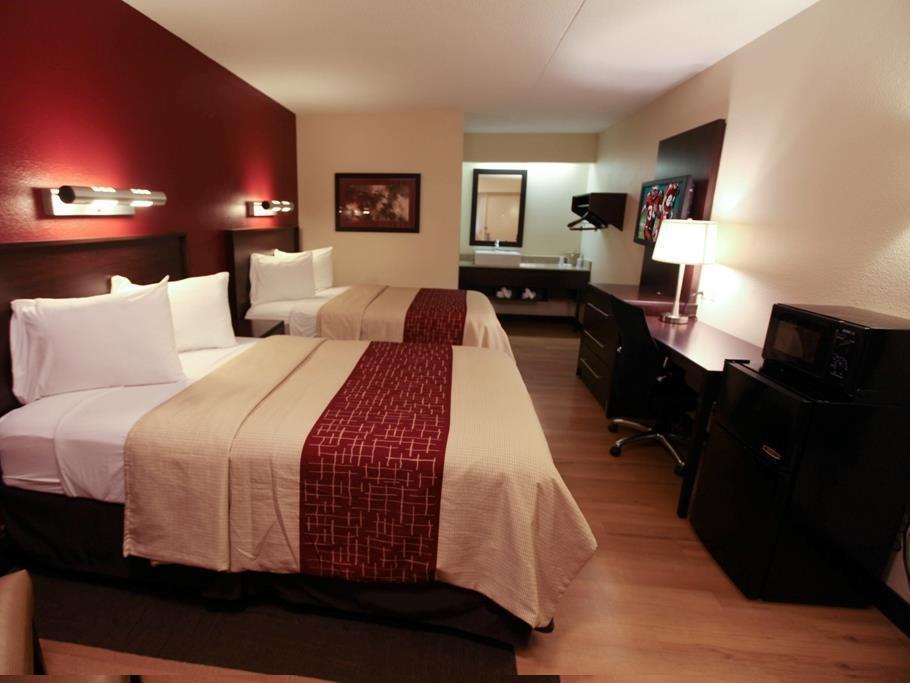 Red Roof Plus+ Pittsburgh South - Airport Hotel