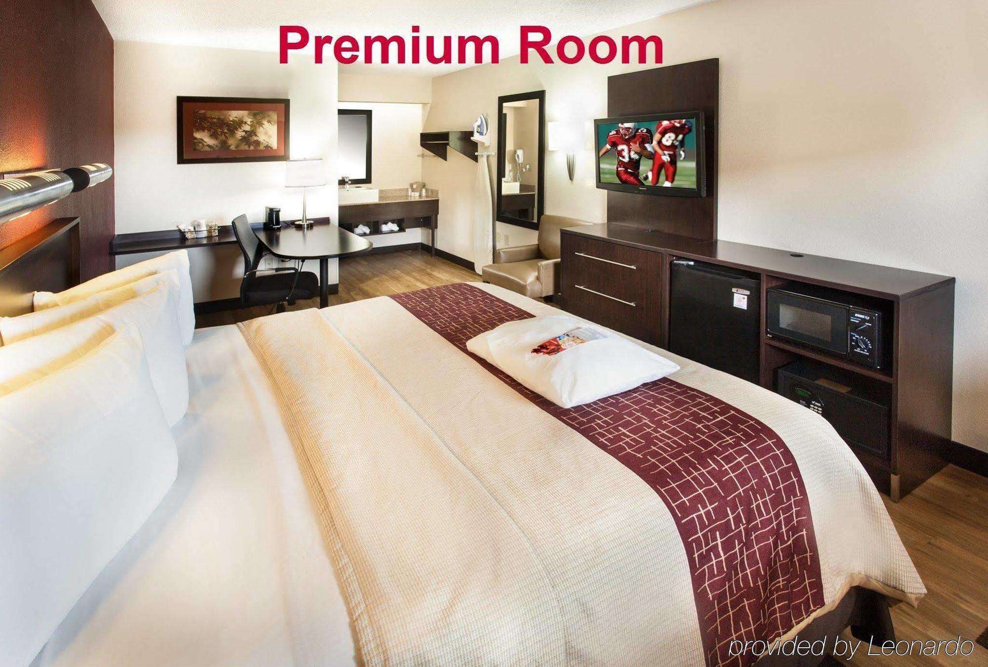 Red Roof Plus+ Pittsburgh South - Airport 3* Imperial